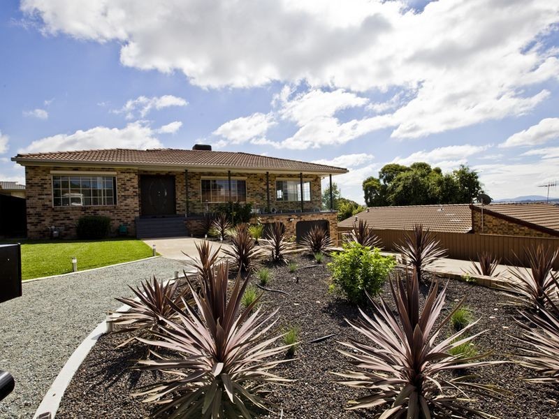 6 Webber Place, Queanbeyan NSW 2620