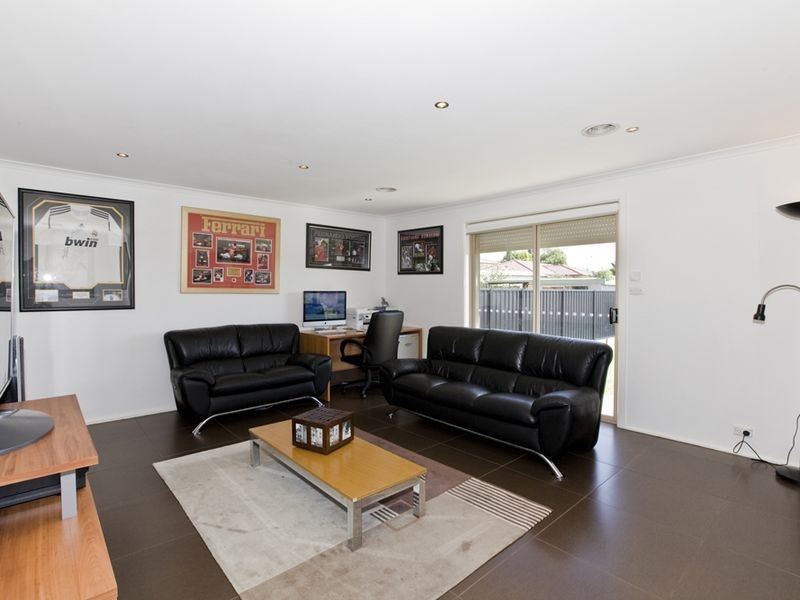 6 Webber Place, Queanbeyan NSW 2620