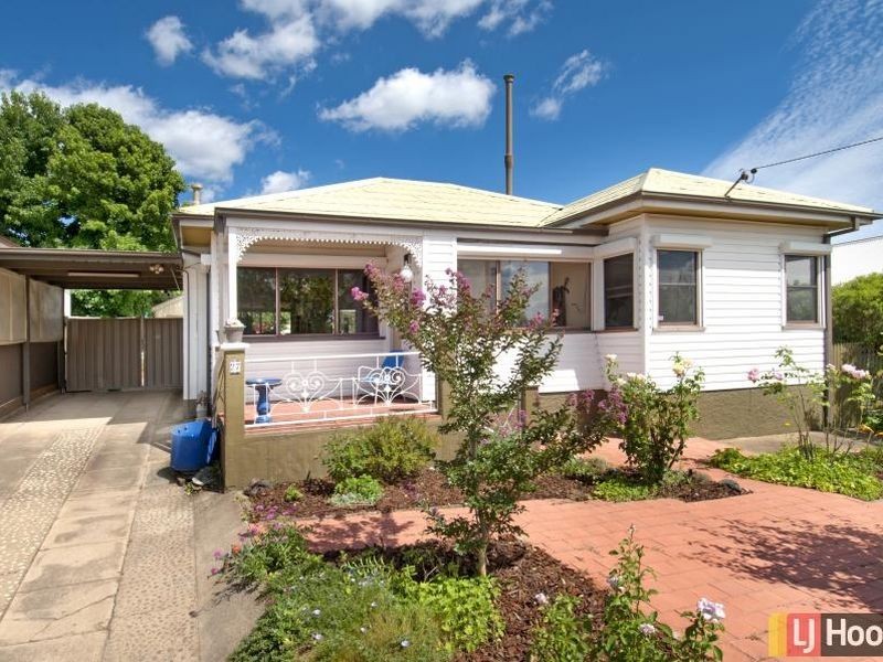 27 McIntosh Street, Queanbeyan NSW 2620