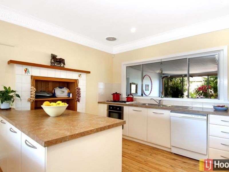 27 McIntosh Street, Queanbeyan NSW 2620