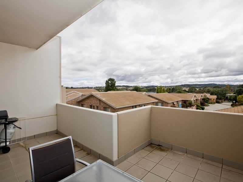 18B/17 Uriarra Road, Queanbeyan NSW 2620