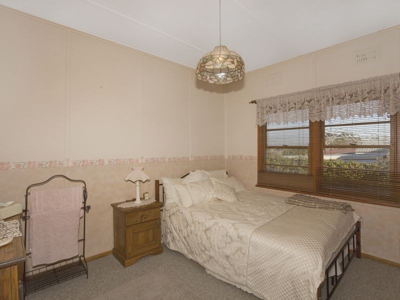 27 Sunnybar Parade, Queanbeyan NSW 2620
