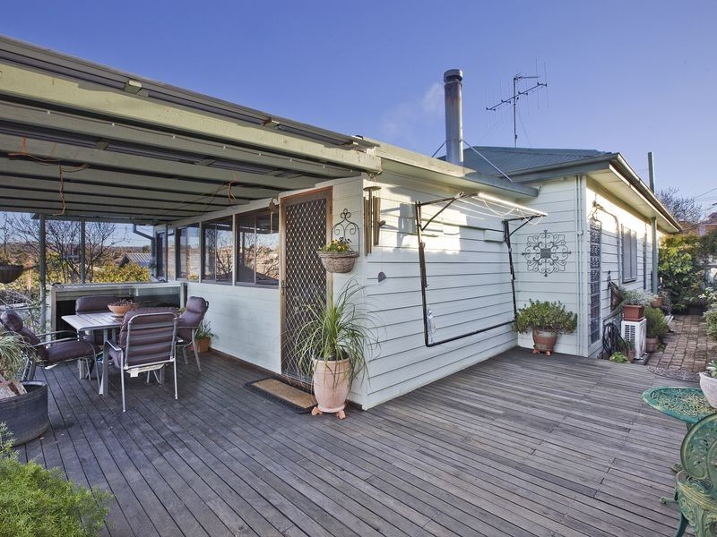 27 Sunnybar Parade, Queanbeyan NSW 2620