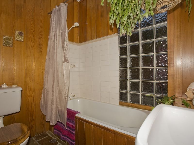 27 Sunnybar Parade, Queanbeyan NSW 2620