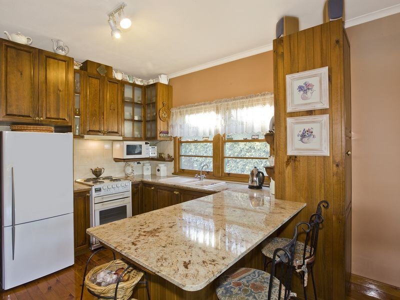 27 Sunnybar Parade, Queanbeyan NSW 2620