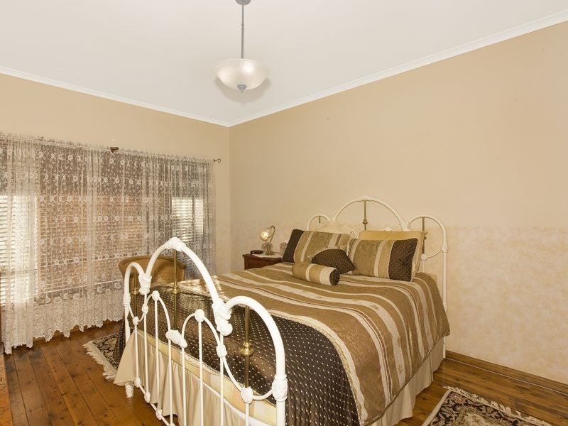 27 Sunnybar Parade, Queanbeyan NSW 2620