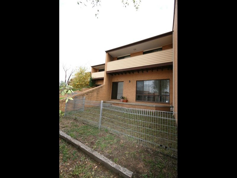 4/37 High Street, Queanbeyan NSW 2620