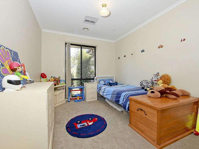 182 Bicentennial Drive, Jerrabomberra NSW 2619