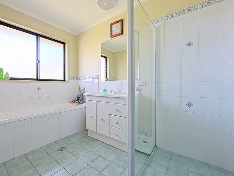 182 Bicentennial Drive, Jerrabomberra NSW 2619