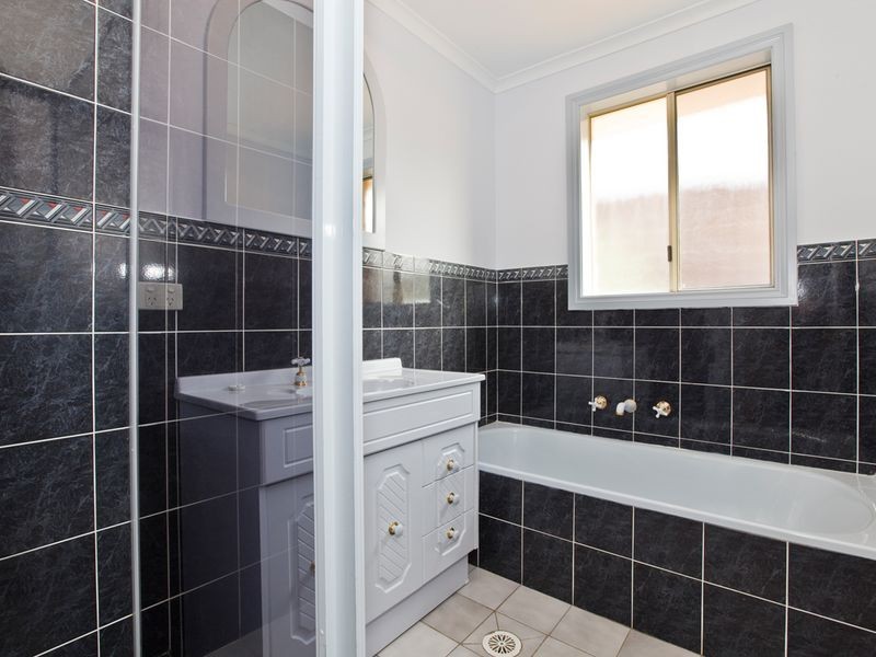 6 Russell Place, Queanbeyan NSW 2620