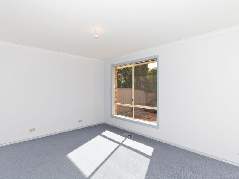 6 Russell Place, Queanbeyan NSW 2620