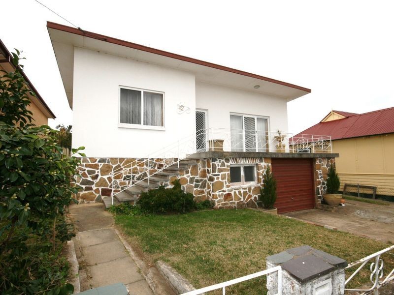 12 Moore Street, Queanbeyan NSW 2620
