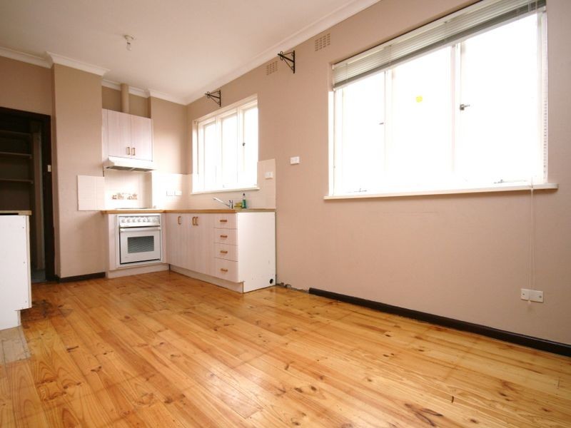12 Moore Street, Queanbeyan NSW 2620
