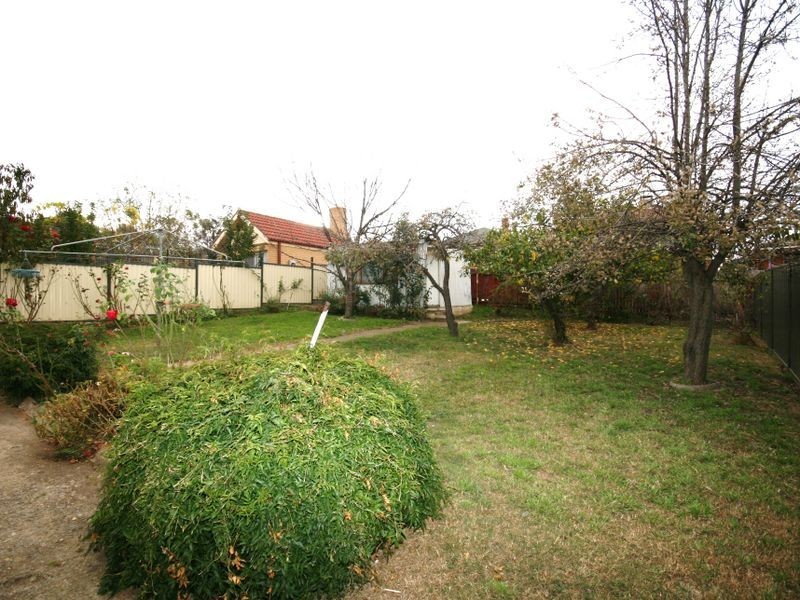 12 Moore Street, Queanbeyan NSW 2620
