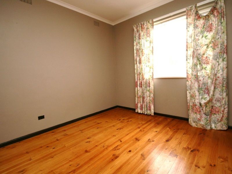 12 Moore Street, Queanbeyan NSW 2620