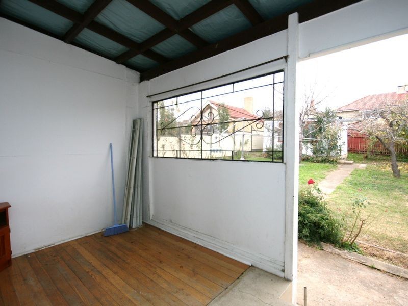 12 Moore Street, Queanbeyan NSW 2620