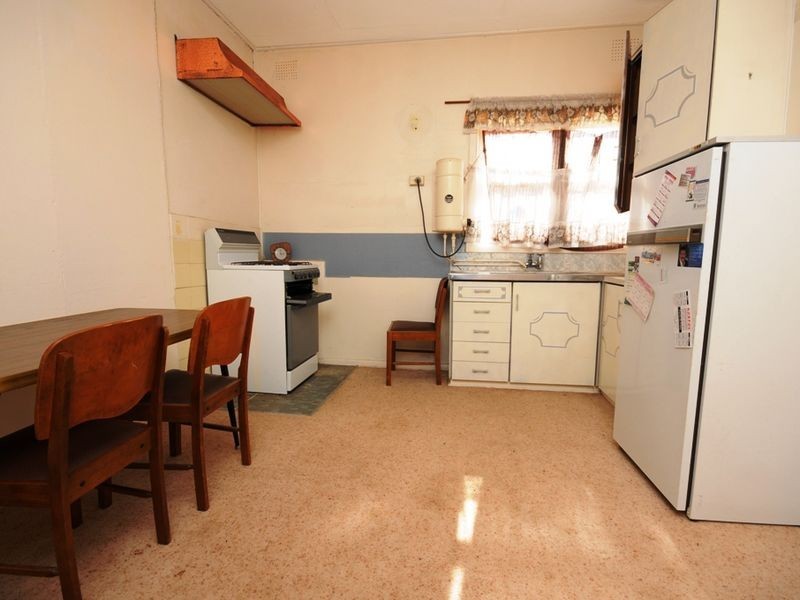 26-28 Elizabeth Crescent, Queanbeyan NSW 2620
