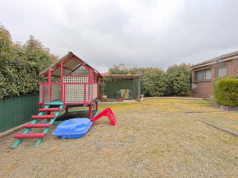 22 Hayley Crescent, Queanbeyan NSW 2620