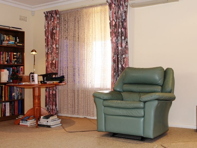 39 Agnes Avenue, Queanbeyan NSW 2620