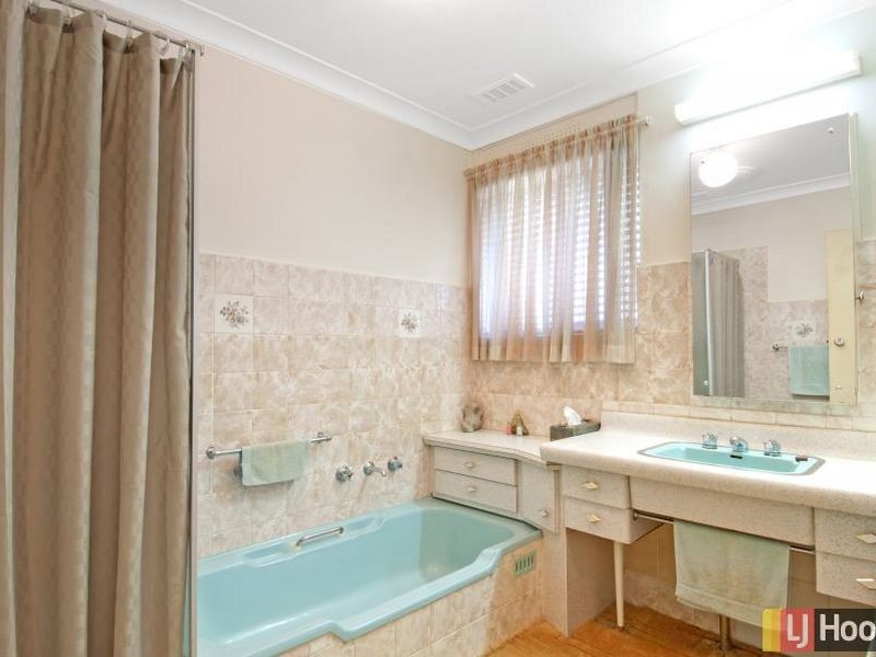 4 Breden Place, Queanbeyan NSW 2620