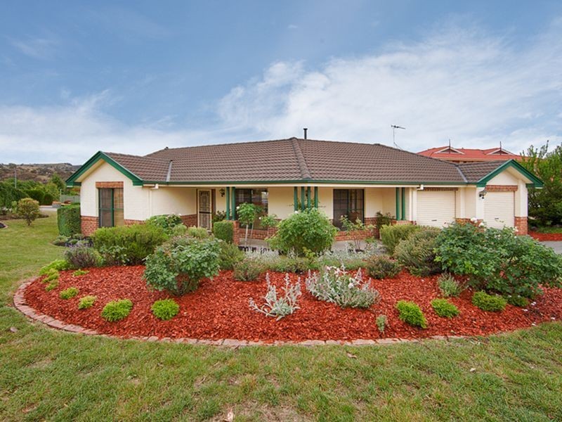 1 Majura Place, Jerrabomberra NSW 2619
