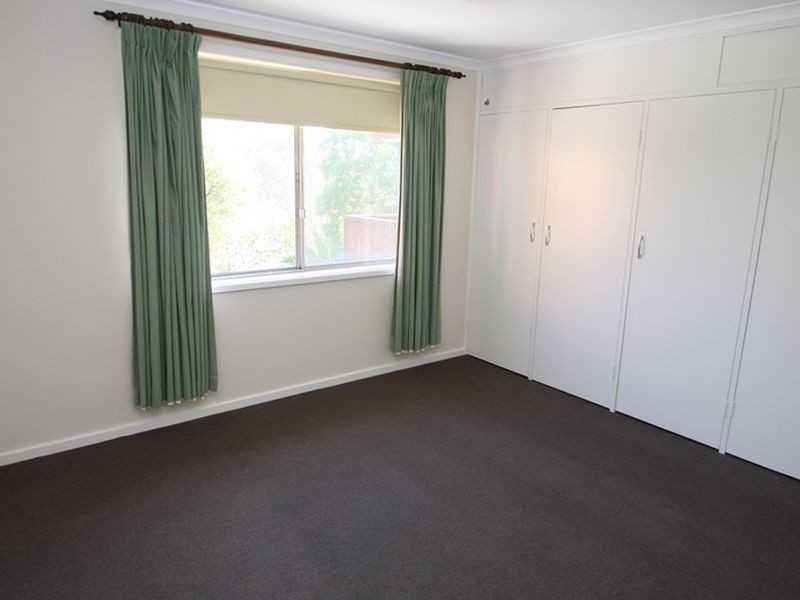 28 Bendora Avenue, Queanbeyan NSW 2620