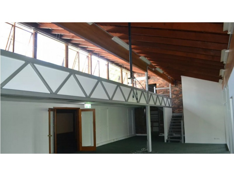 6 Ern Harley Drive, Burleigh Heads QLD 4220