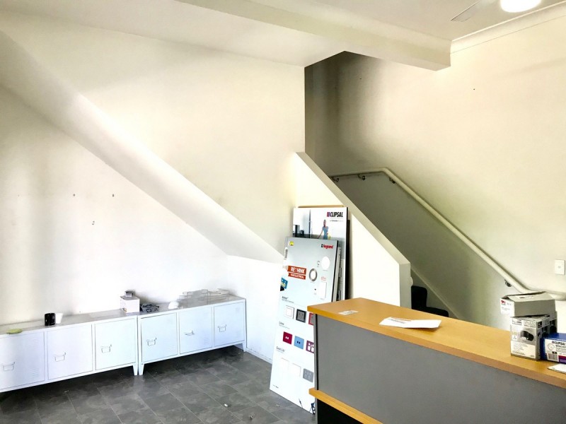 Unit 4/1 Crown Court, Varsity Lakes QLD 4227