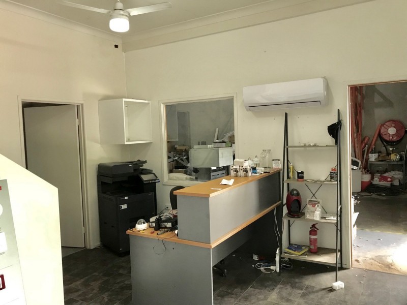 Unit 4/1 Crown Court, Varsity Lakes QLD 4227
