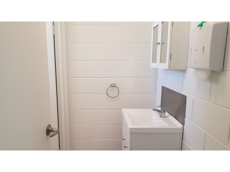 1/26 Greg Chappell Drive, Burleigh Heads QLD 4220