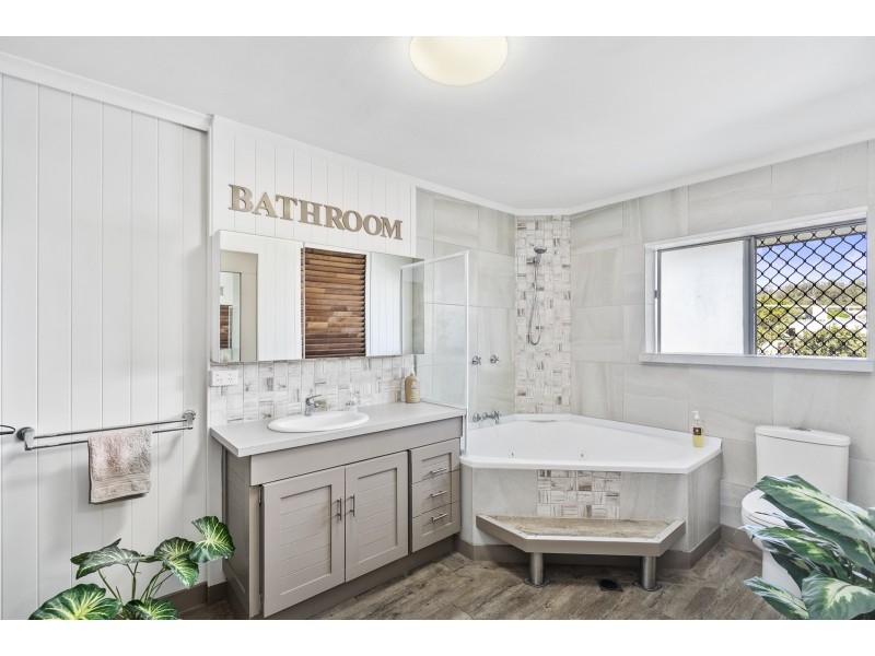 4/9 Hutchinson Street, Burleigh Heads QLD 4220