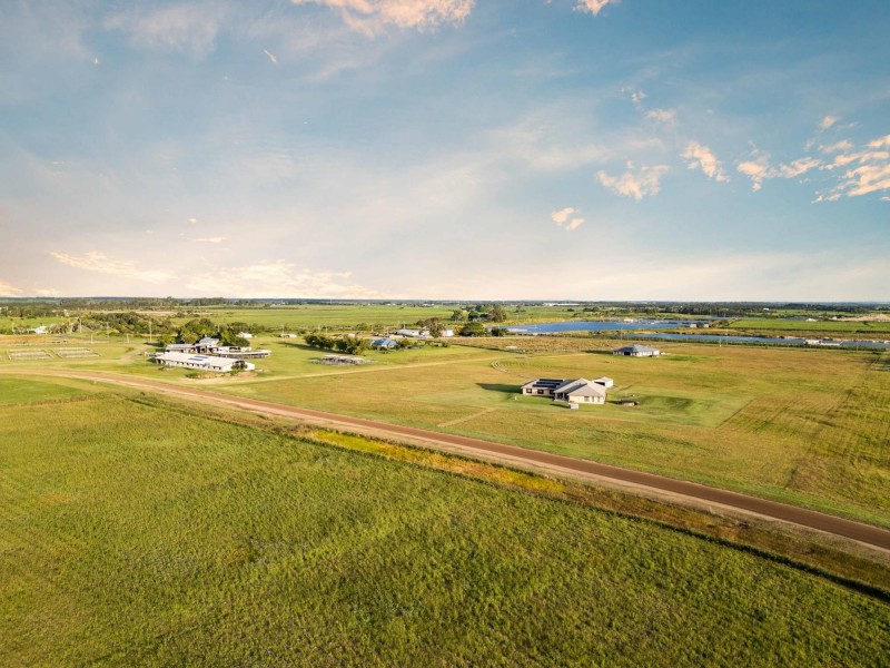 27 Rocky Point Road, Woongoolba QLD 4207