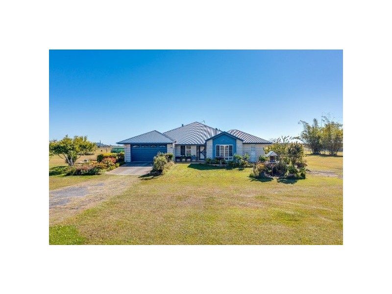 27 Rocky Point Road, Woongoolba QLD 4207