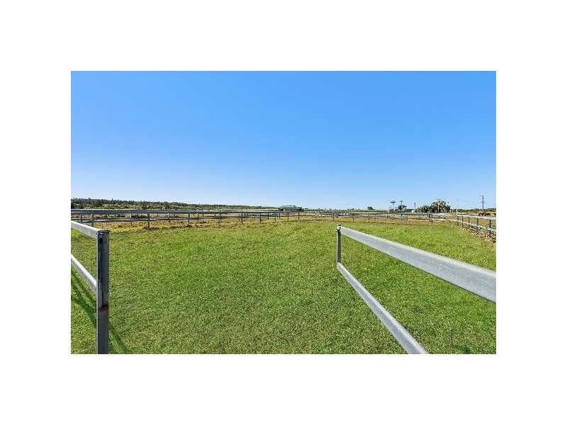 27 Rocky Point Road, Woongoolba QLD 4207