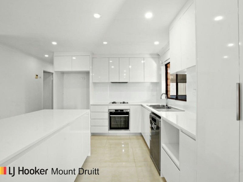 2 Onslow Street, St Clair NSW 2759