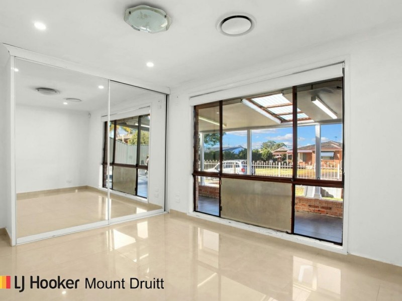 2 Onslow Street, St Clair NSW 2759