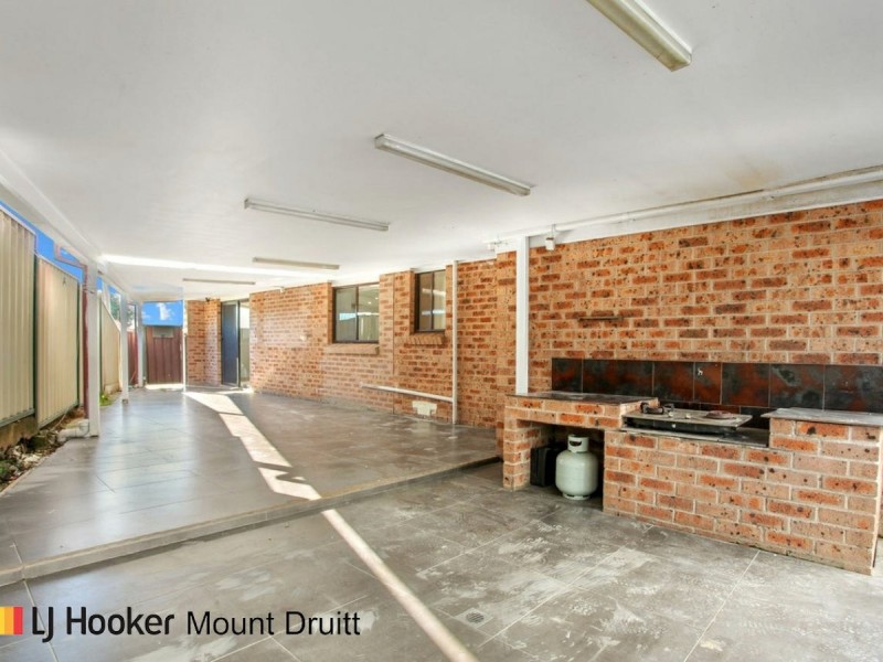 2 Onslow Street, St Clair NSW 2759