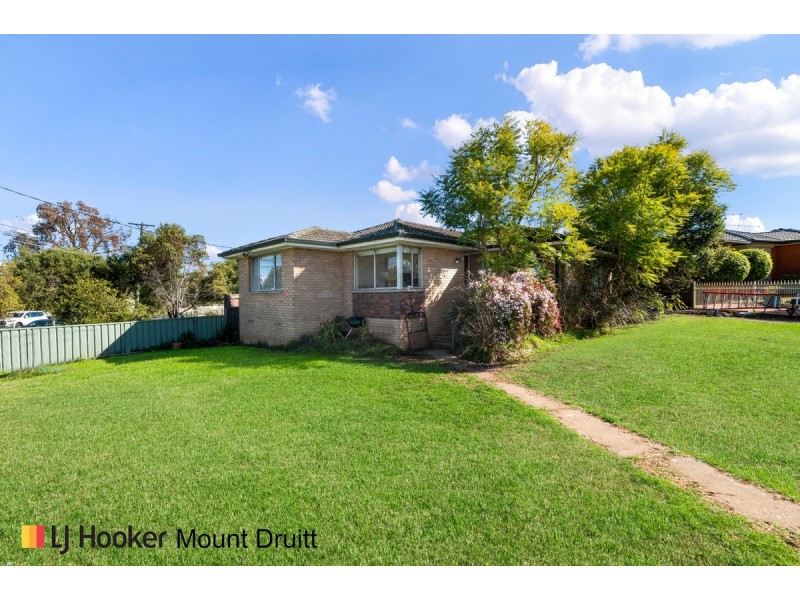 2 Eloura Street, Dharruk NSW 2770