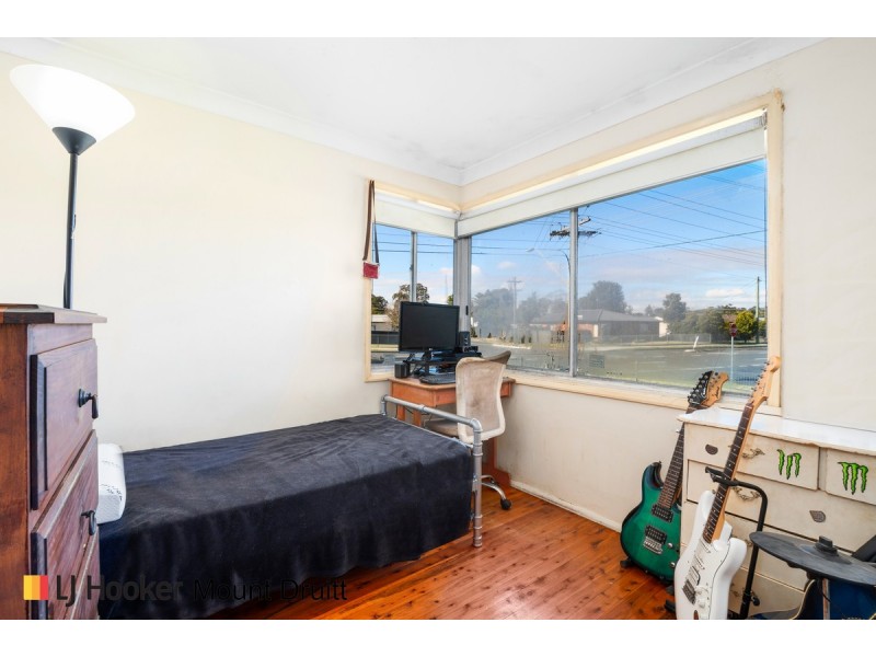 2 Eloura Street, Dharruk NSW 2770