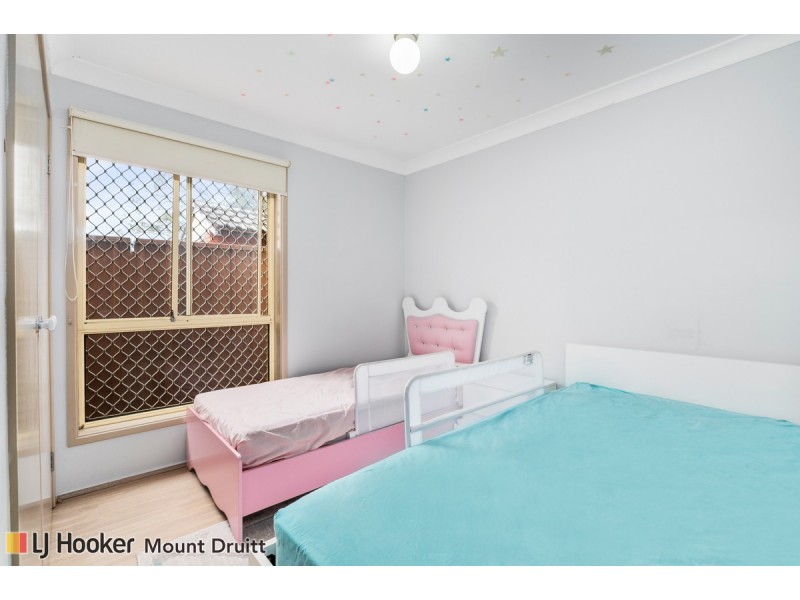 2/39 Hobart Street, Oxley Park NSW 2760
