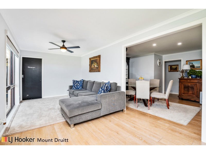 16 Carpenter Place, Minchinbury NSW 2770