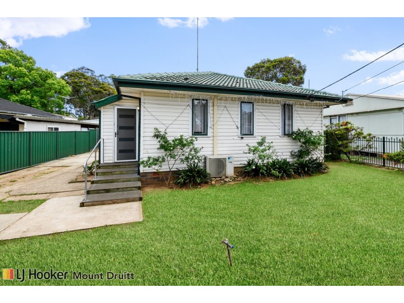 12 Hatherton Road, Lethbridge Park NSW 2770