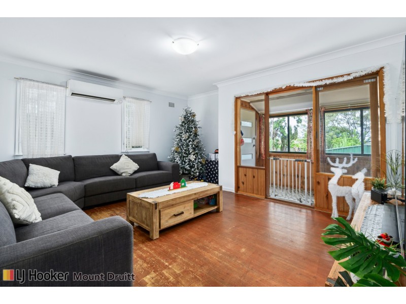 12 Hatherton Road, Lethbridge Park NSW 2770