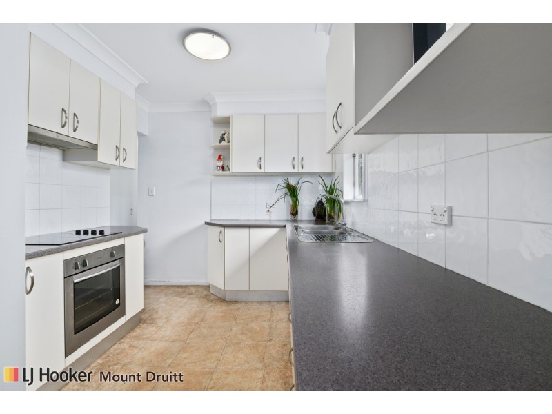 12 Hatherton Road, Lethbridge Park NSW 2770