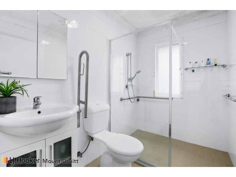 12 Hatherton Road, Lethbridge Park NSW 2770