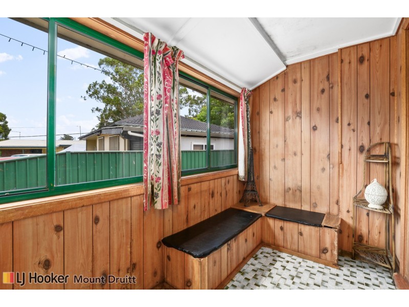 12 Hatherton Road, Lethbridge Park NSW 2770