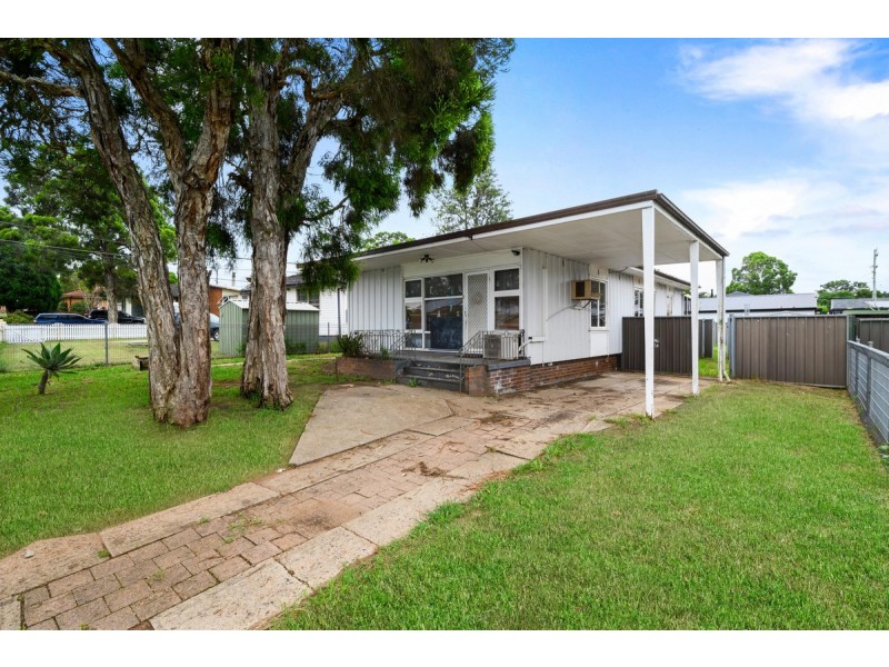 9 Luzon Avenue, Lethbridge Park NSW 2770