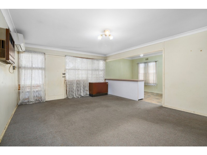 9 Luzon Avenue, Lethbridge Park NSW 2770