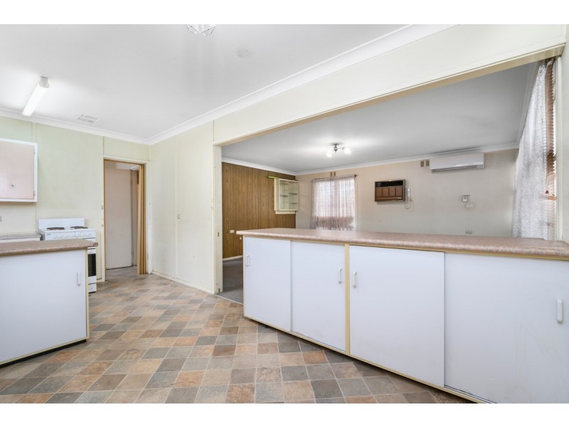 9 Luzon Avenue, Lethbridge Park NSW 2770