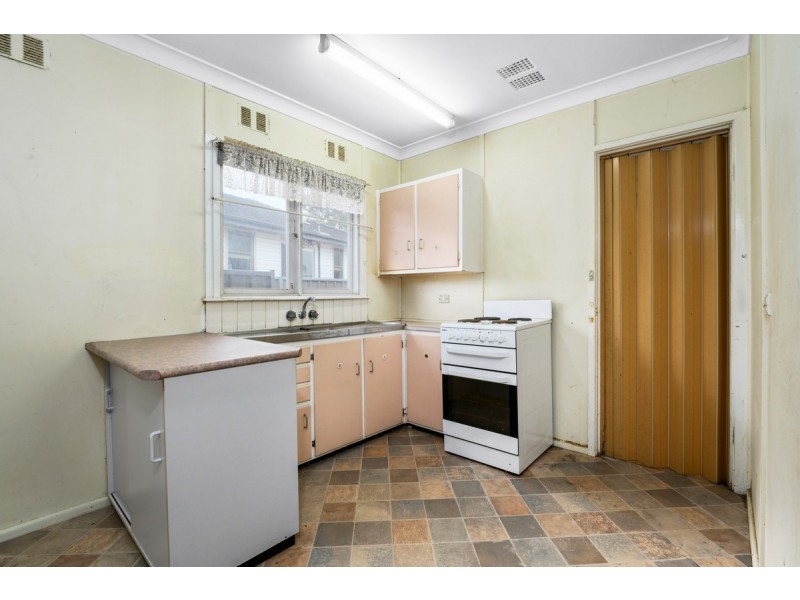 9 Luzon Avenue, Lethbridge Park NSW 2770